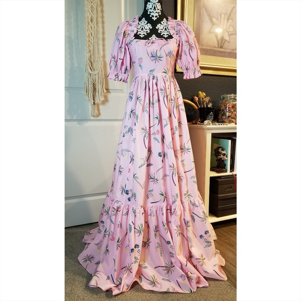 NWT Small Selkie Terrace Gown in Daquiri (Pink Tropical)